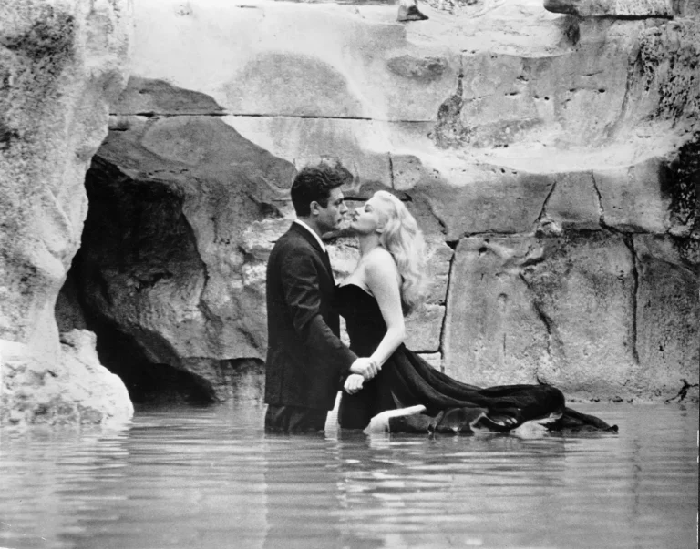 Marcello Mastroianni Anita Ekberg Federico Fell...