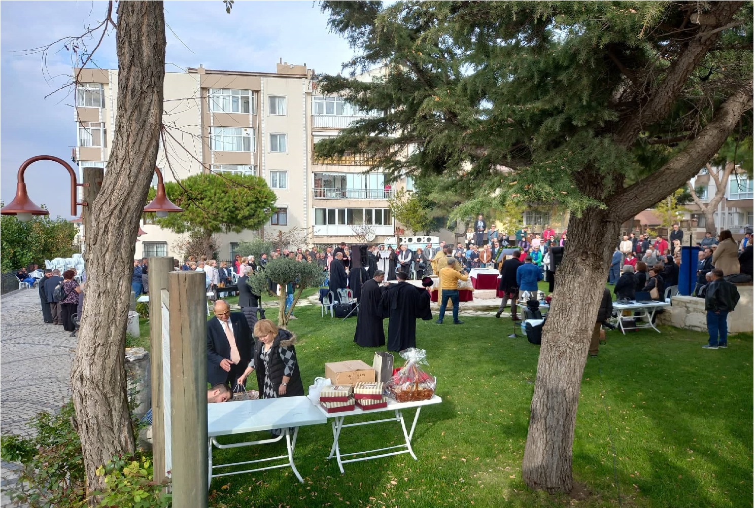 Aziz Nektarois Anıldı