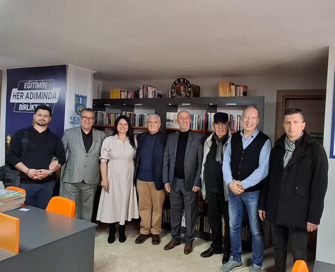 Güzel Günler Göreceğiz Demiştik. (2) Kütüphane